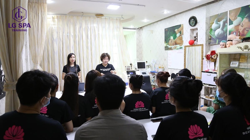 Trung tâm Cali đào tạo thẩm mỹ spa