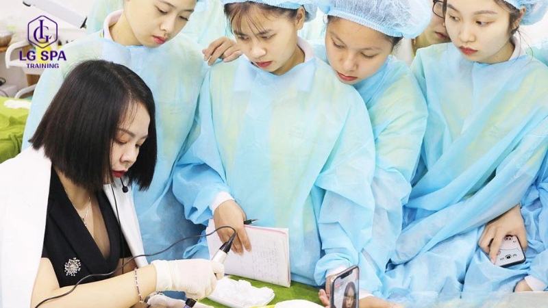 Học viện Thanh Huyền dạy spa HCM
