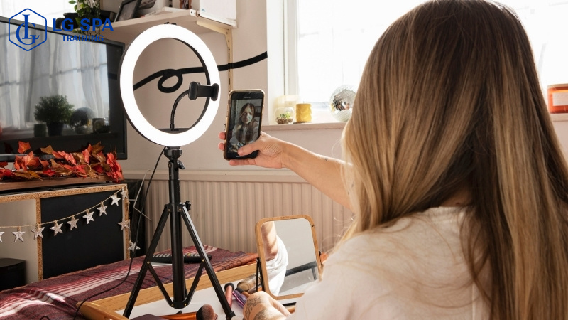 Học hết cấp 3 học nghề Tiktoker, Youtuber