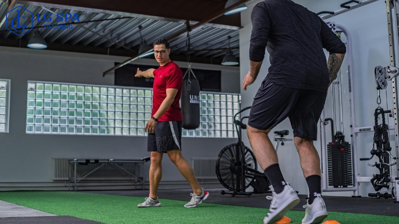 Huấn luyện viên gym (PT) rớt lớp 10