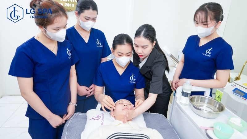 chương trình đào tạo ảnh hưởng đến giá học spa