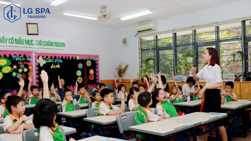 ngành nào học nhẹ nhất - ngành giáo dục tiểu học