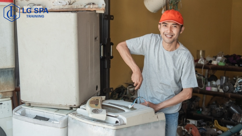 nghề sửa chữa điện lạnh không cần bằng cấp 3