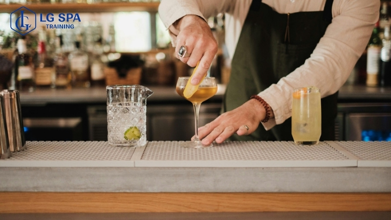19 tuổi học nghề bartender