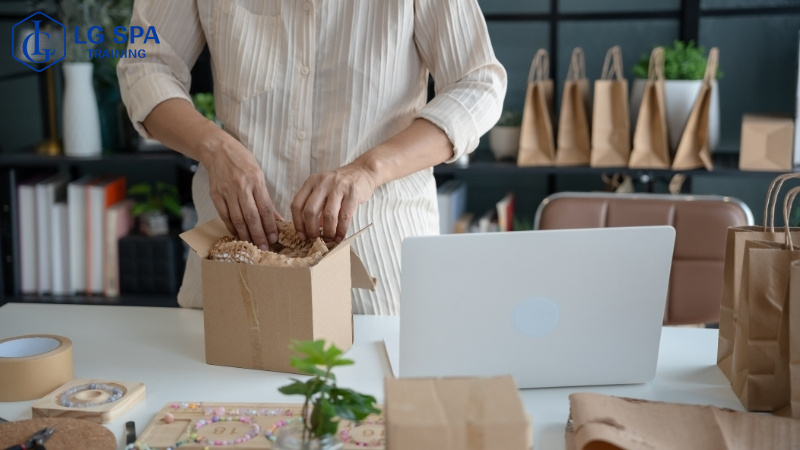 20 tuổi học nghề kinh doanh online