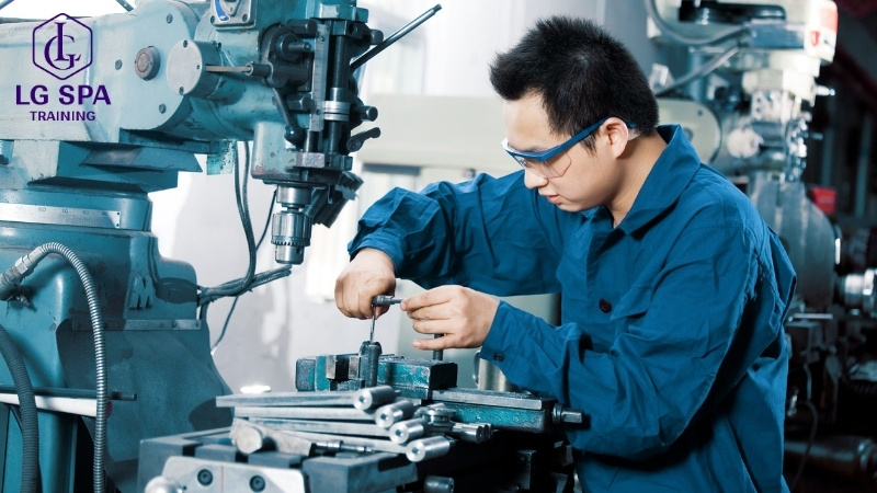 27 tuổi học ngành cơ khí