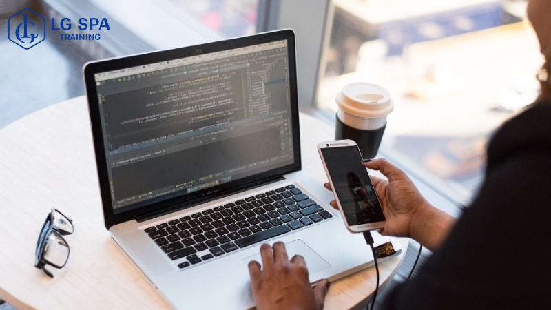 Chuyên viên công nghệ thông tin (IT) lương 40 triệu