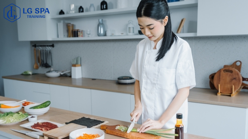 Đầu bếp không cần bằng cấp 2