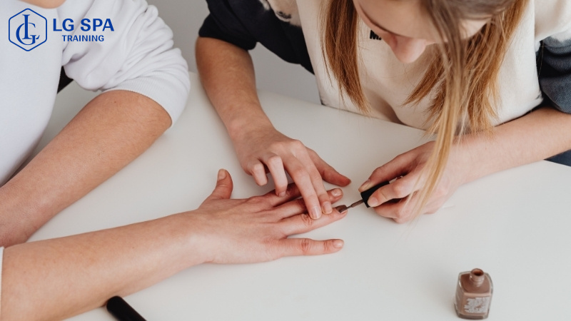 Nghề làm nail dành cho nữ thu nhập tốt