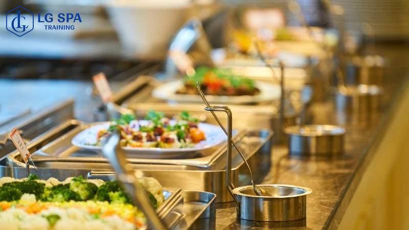 bỏ học cấp 2 theo nghề dịch vụ F&B