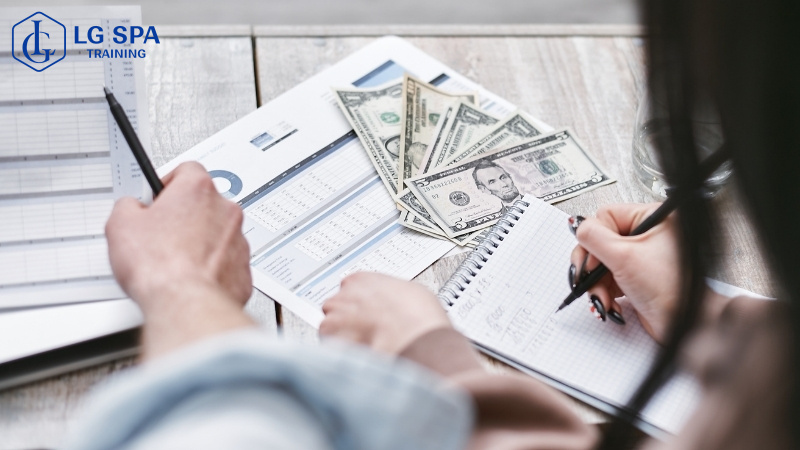 con gái nên học nghề gì để ổn định học nghề kinh doanh