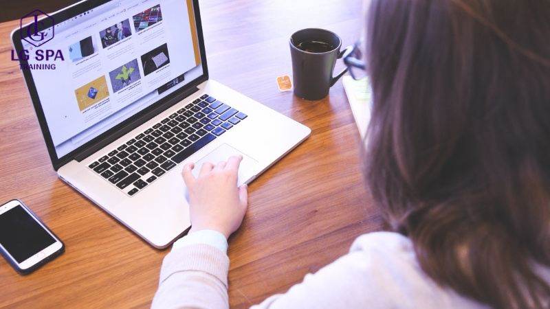digital marketing cho con gái dễ xin việc