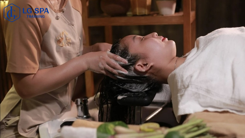 học nghề gội đầu dưỡng sinh ở tuổi 16