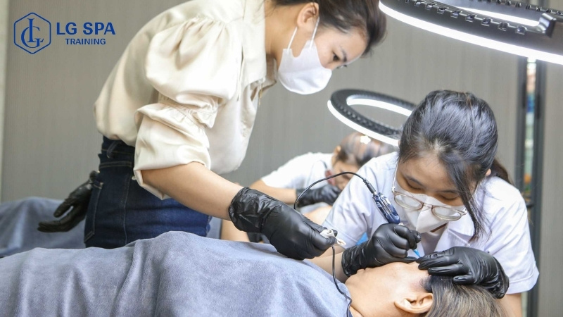 học nghề phun xăm cho nữ