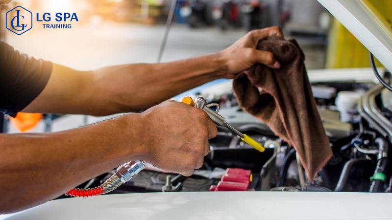 học nghề sửa xe ở tuổi 15