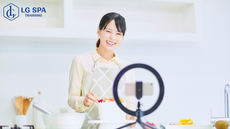 làm nghề livestream ở tuổi 28