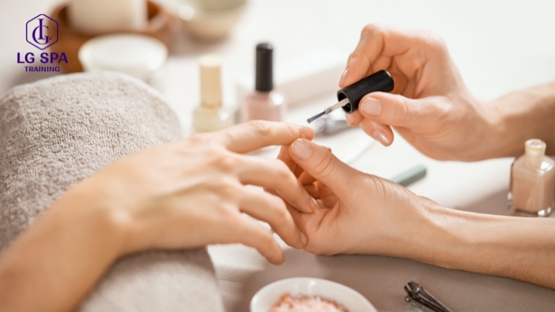 Nên học nghề gì bây giờ? Nghề làm nghề nail