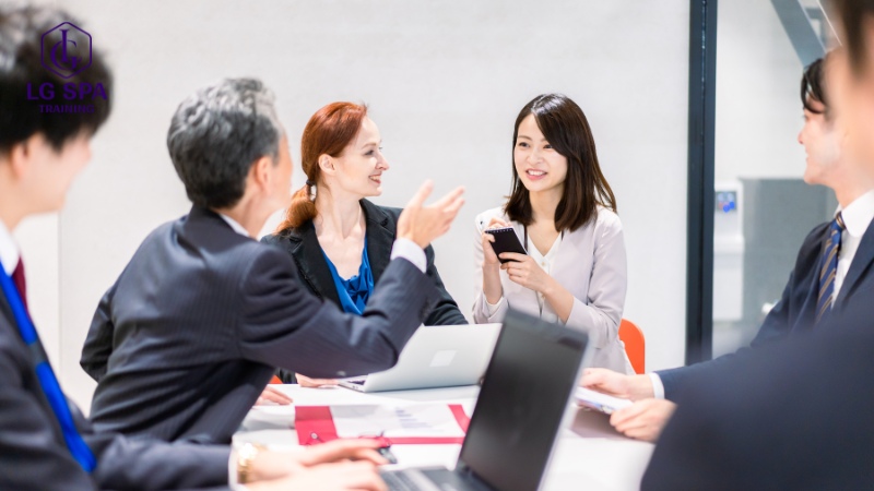 Không học đại học thì làm gì? Làm phiên dịch viên