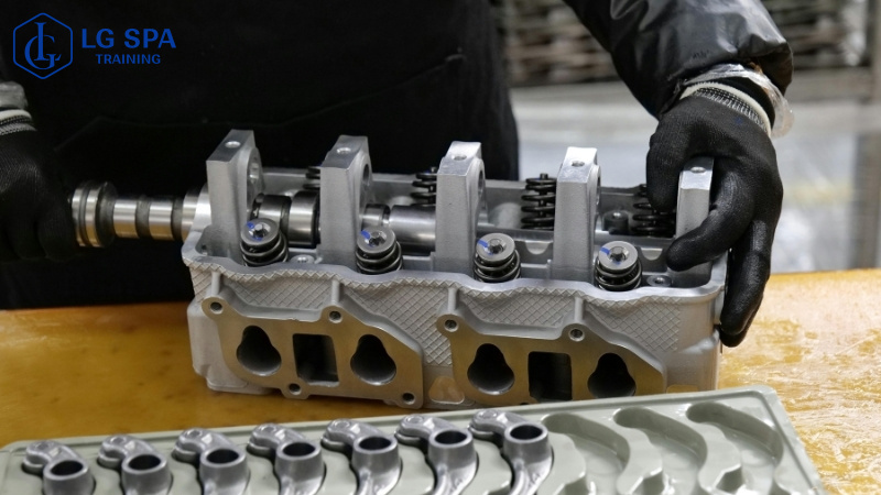 nam 35 tuổi học nghề cơ khí