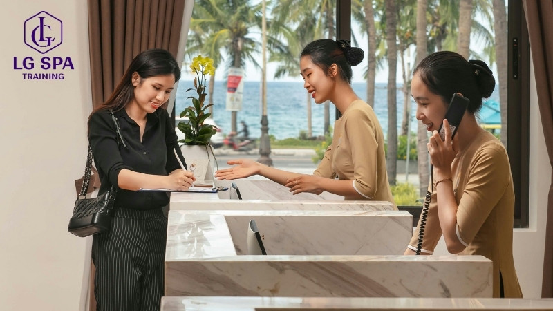 sau lớp 8 học ngành dịch vụ nhà hàng khách sạn