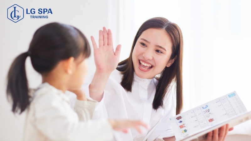 ngành giáo dục phù hợp cho nữ dễ xin việc