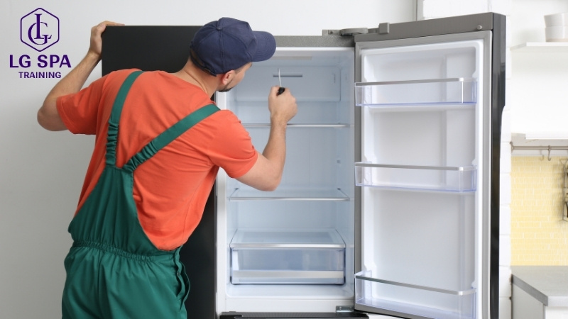 Học nghề gì dễ kiếm tiền? Học nghề sửa điện lạnh