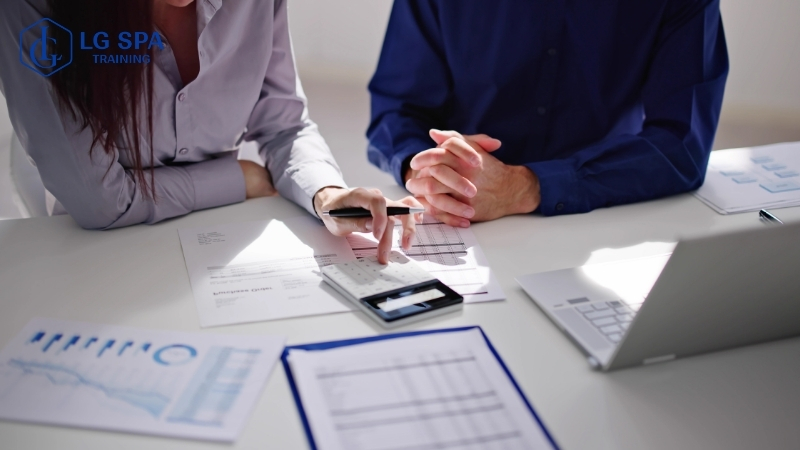 nữ giới học nghề kế toán