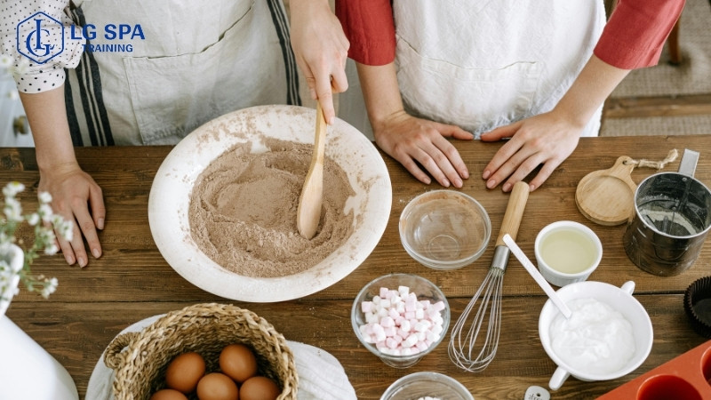 học nghề làm bánh dễ kiếm tiền