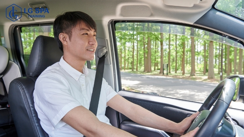 nam học nghề lái xe không cần bằng cấp