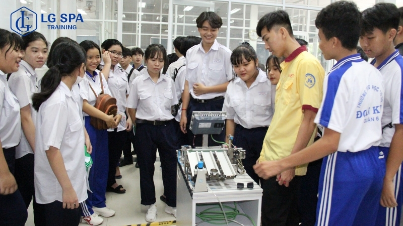 Trường Cao đẳng nghề Kinh tế - Kỹ thuật TP. HCM