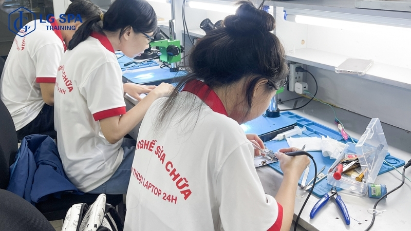 học nghề buổi tối tại 24h