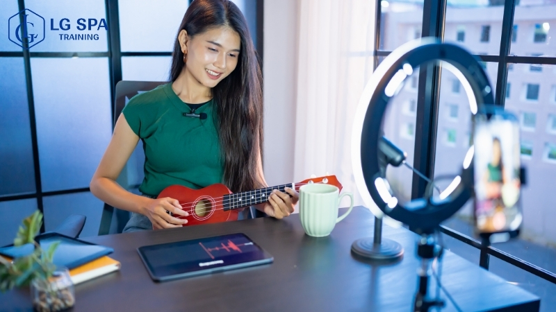 học nghề sáng tạo nội dung tay trái hot