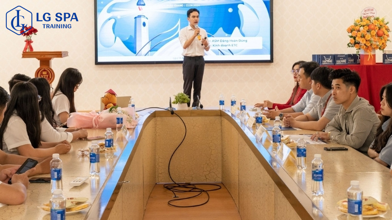 làm nghề diễn giả danh nghiệp cho người hướng nội