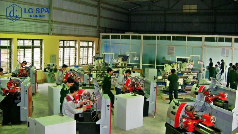 trung tâm dạy nghề vừa học vừa làm bộ quốc phòng