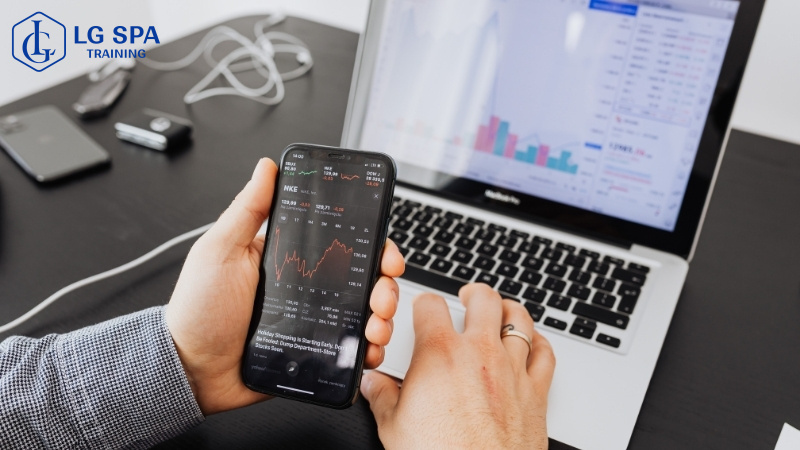 Đầu tư trên sàn chứng khoán và tiền điện tử kiếm tiền triệu mỗi ngày